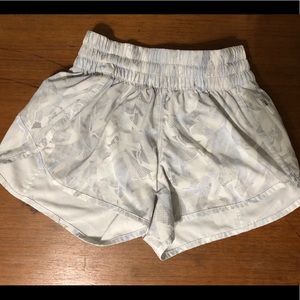Lululemon Tracker Short 4”